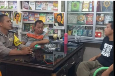 Bhabinkamtibmas Aiptu Tr. Rambe Jalin Silaturahmi dan Ingatkan Warga Jaga Kamtibmas di Lingkungan