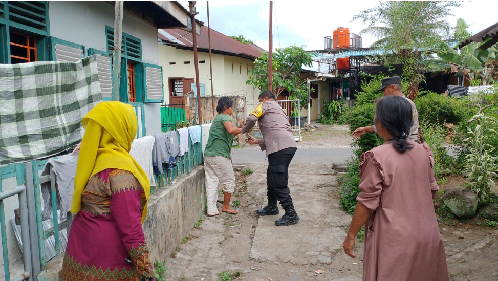 Kerap melempari rumah warga, seorang ODGJ dikota Padangsidimpuan  akhirnya diamankan Bhabinkamtibmas