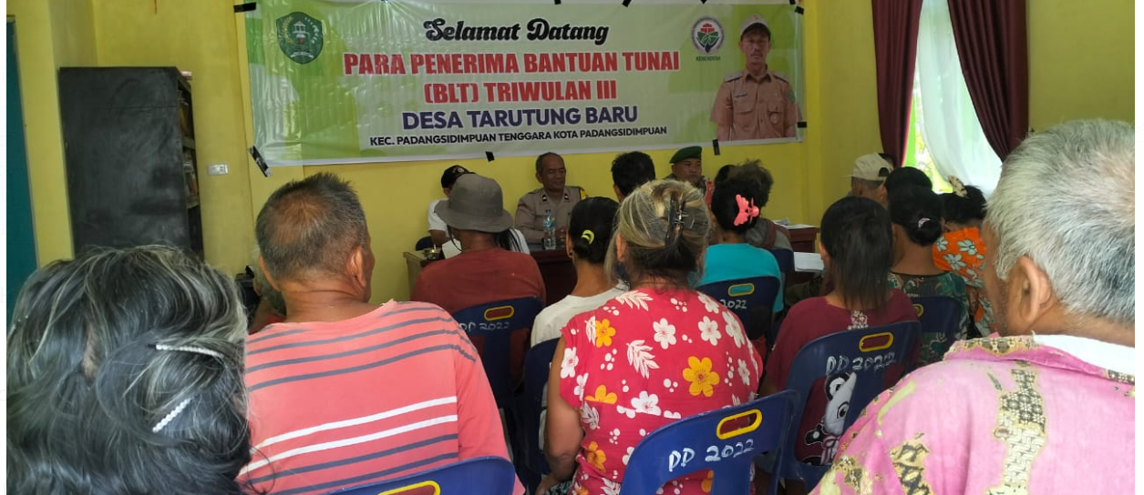 Bhabinkamtibmas Amankan Penyaluran BLT-DD, Pastikan Bantuan Tepat Sasaran