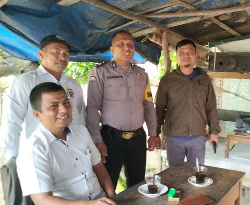 Bhabinkamtibmas Aiptu Sutan Gorga Jalin Silaturahmi dan Sampaikan Pesan Kamtibmas di Desa Bargottopo