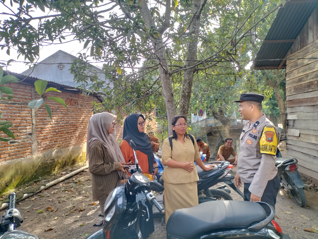 Bhabinkamtibmas polsek Batunadua  gelar silahturahmi dengan perangkat  Desa Huta Limbong bahas harka