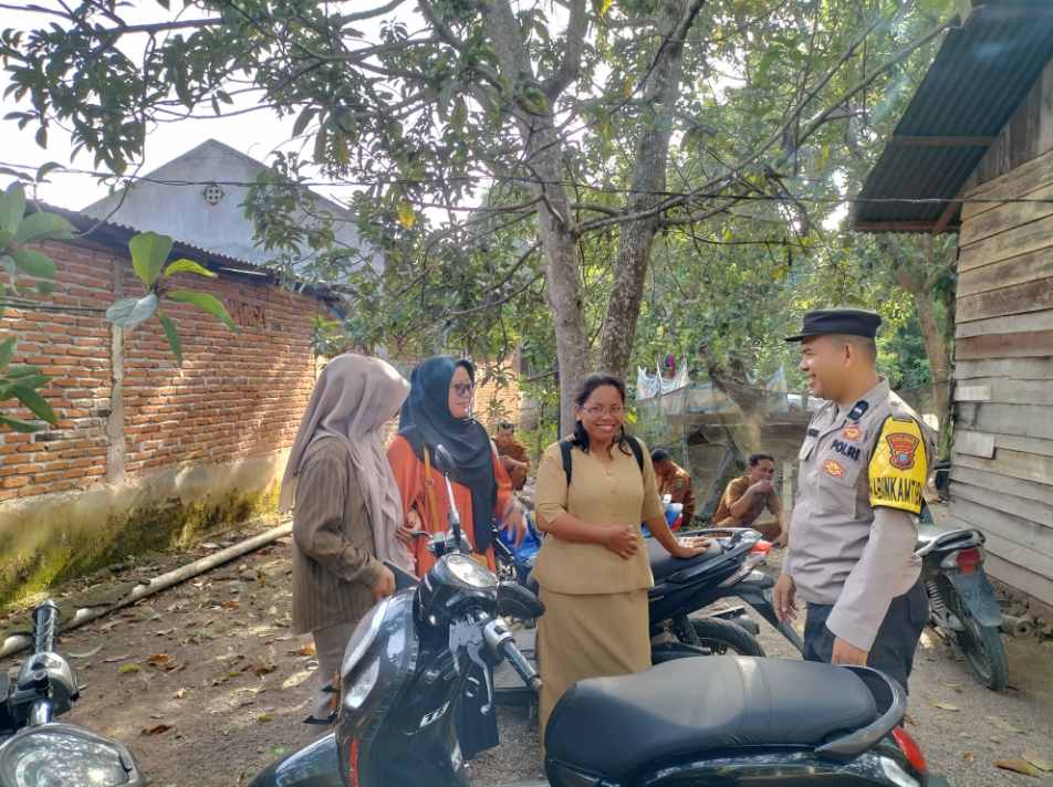 Bhabinkamtibmas Jalin Silaturahmi dengan Perangkat Desa, Jaga Kamtibmas