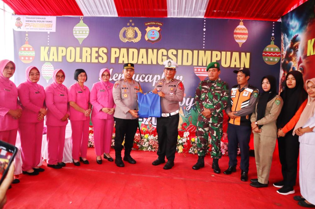 Pastikan Berjalan Lancar,  Kapolres PSP bersama Forkopimda  Cek Pos Pam dan Pos Yan  berikan Bingkis