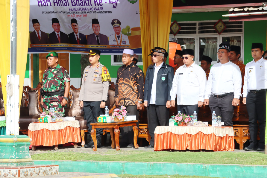 Kapolres  Hadiri   Upacara Amal Bhakti Ke-76 Kementerian Agama RI di Kota Padangsidimpuan 
