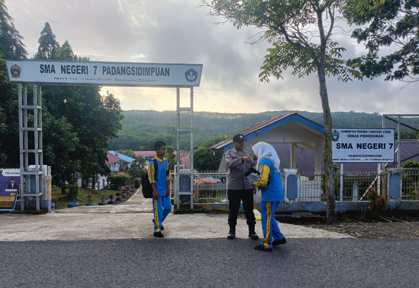 Polsek Batunadua Perkuat Pengaturan Lalu Lintas Pagi Hari, Pastikan Kamseltibcar Lantas di Berbagai 