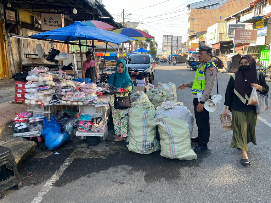 Jalan Thamrin Lebih Lega! Sat Lantas Padangsidimpuan Sikat Parkir Sembarangan di Jam Sibuk