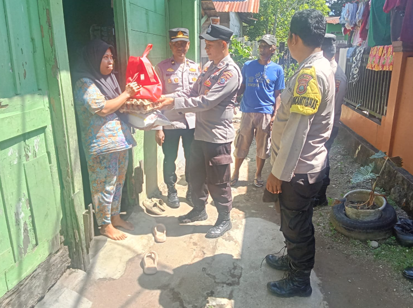 Polisi Hadir di Hati Masyarakat, Polres Padangsidimpuan Bagikan Kebahagiaan di Hari Jumat
