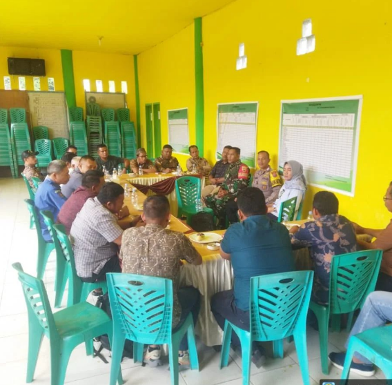 Bhabinkamtibmas Batunadua Hadiri Rapat Koordinasi Persiapan Upacara 17 Agustus