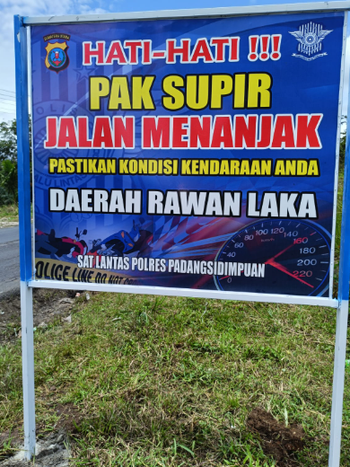 Kesiapan Ops Ketupat  Toba 2025 , Satlantas polres PSP Bersama dinas terkait  pasang baliho himbauan